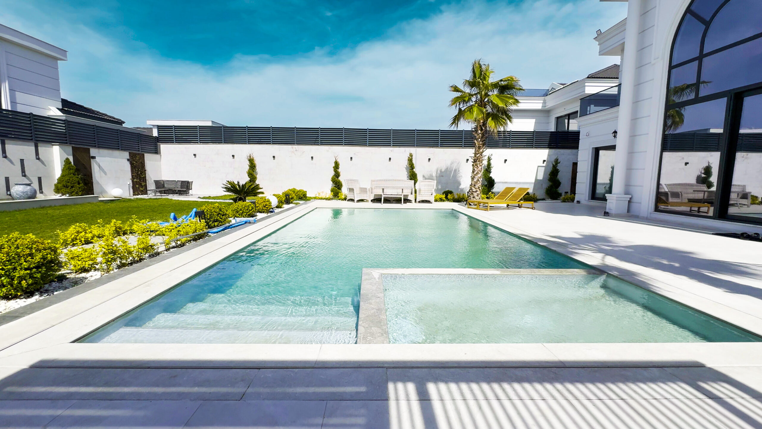 vlcsnap-2025-04-17-12h39m51s369-2